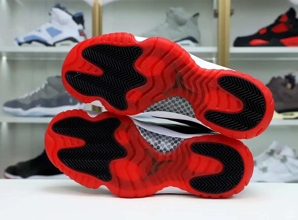 LOW 11 WHITE BRED JORDAN AIR 0326